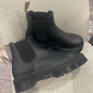 Dr. Martens 2976 Platform Chelsea Boot Vegan Black size men’s 11 , women’s 12